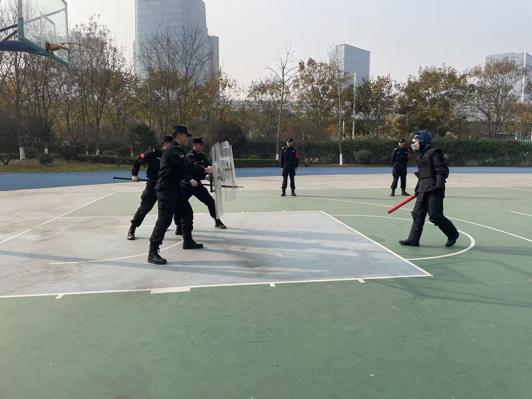 E:/25.12.10后 上傳網(wǎng)站留存/喜報(bào)！南京市保安服務(wù)有限公司建鄴分公司榮獲“校園最小應(yīng)急單元技能競賽”一等獎(jiǎng)/照片/ef12cf02b7bf17801f82f2d7cee6249a.jpgef12cf02b7bf17801f82f2d7cee6249a