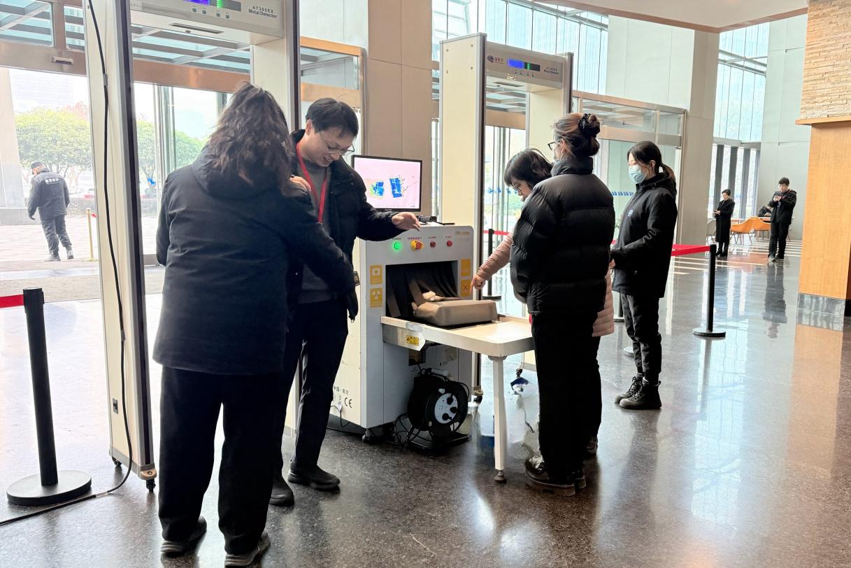 E:/25.12.10后 上傳網(wǎng)站留存/“安保鐵軍、硬核保障”2026系列報(bào)道一——科技引領(lǐng)未來，安全護(hù)航盛會/照片/5212ea35a8b77386cbea49d69a720cf7.jpg5212ea35a8b77386cbea49d69a720cf7